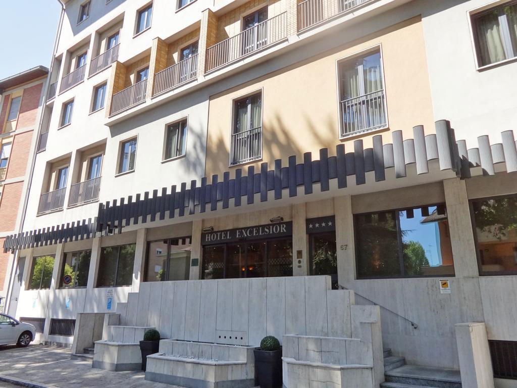 Hotel Excelsior Magenta Exteriér fotografie